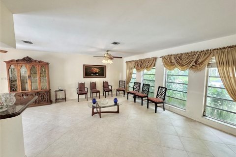 Villa ou maison à vendre à Coral Springs, Floride: 4 chambres, 167.97 m2 № 1329876 - photo 11