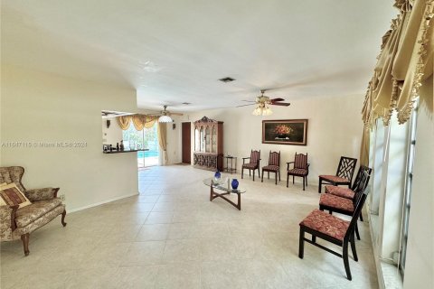 Villa ou maison à vendre à Coral Springs, Floride: 4 chambres, 167.97 m2 № 1329876 - photo 12