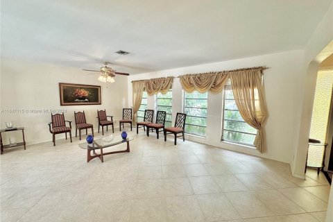 Villa ou maison à vendre à Coral Springs, Floride: 4 chambres, 167.97 m2 № 1329876 - photo 10