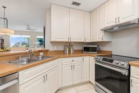 Condo in Punta Gorda, Florida, 2 bedrooms  № 1193785 - photo 9