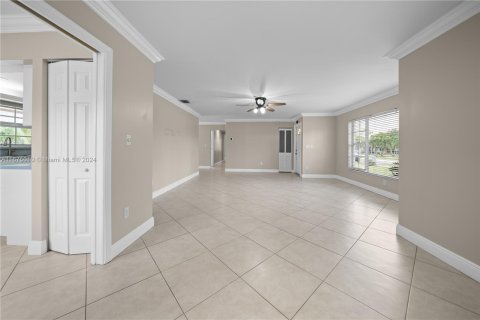 Casa en venta en Miami, Florida, 3 dormitorios № 1399108 - foto 9