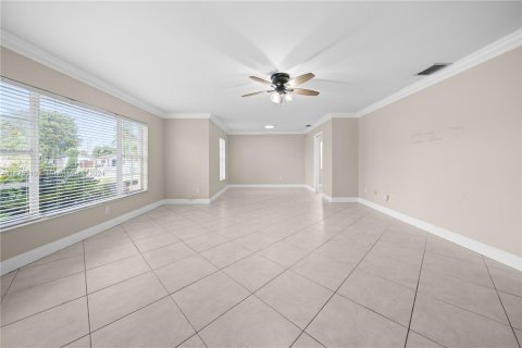 Casa en venta en Miami, Florida, 3 dormitorios № 1399108 - foto 8