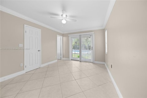 Casa en venta en Miami, Florida, 3 dormitorios № 1399108 - foto 16