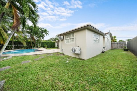 Casa en venta en Miami, Florida, 3 dormitorios № 1399108 - foto 7