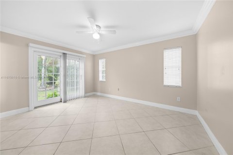 Casa en venta en Miami, Florida, 3 dormitorios № 1399108 - foto 15