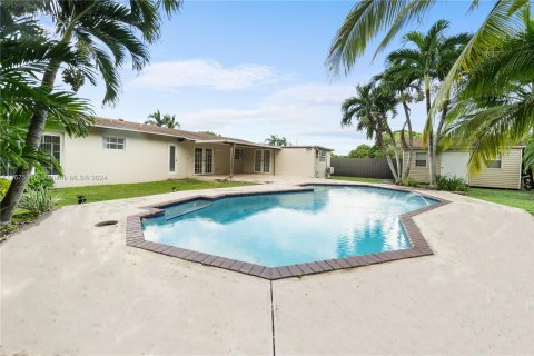 Casa en venta en Miami, Florida, 3 dormitorios № 1399108 - foto 5