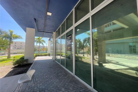 Купить коммерческую недвижимость в Авентура, Флорида № 781400 - фото 17
