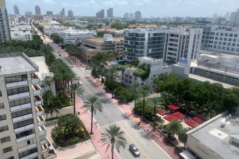 Condo in Miami Beach, Florida  № 3527 - photo 12