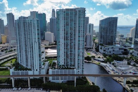 Copropriété à vendre à Miami, Floride: 2 chambres, 103.86 m2 № 1272549 - photo 15