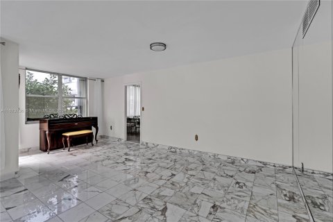 Copropriété à vendre à Hollywood, Floride: 2 chambres, 173.54 m2 № 1272595 - photo 11