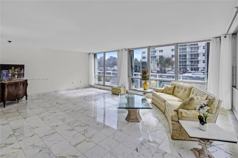 Copropriété à vendre à Hollywood, Floride: 2 chambres, 173.54 m2 № 1272595 - photo 21