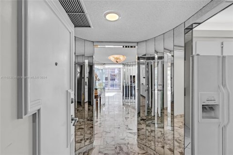 Copropriété à vendre à Hollywood, Floride: 2 chambres, 173.54 m2 № 1272595 - photo 29