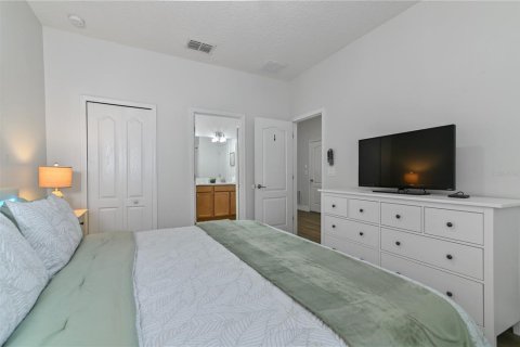 Casa en venta en Davenport, Florida, 8 dormitorios, 363.15 m2 № 1368146 - foto 25