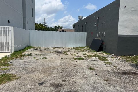 Propiedad comercial en venta en Miami, Florida № 965408 - foto 7