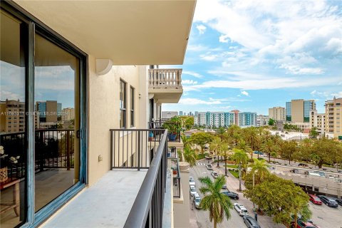 Condominio en venta en Coral Gables, Florida, 2 dormitorios, 115.01 m2 № 1441709 - foto 3