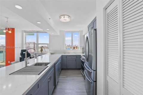 Condominio en venta en Miami Beach, Florida, 2 dormitorios, 106.56 m2 № 1441708 - foto 14