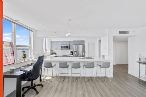 Condominio en venta en Miami Beach, Florida, 2 dormitorios, 106.56 m2 № 1441708 - foto 13