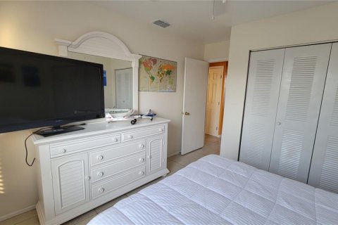 Villa ou maison à vendre à Cape Coral, Floride: 3 chambres, 106.65 m2 № 500070 - photo 21