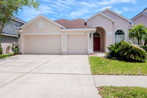 House in Lutz, Florida 4 bedrooms, 228.45 sq.m. № 1110438 - photo 5