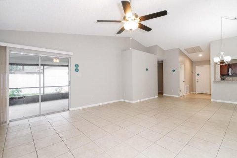 Casa en alquiler en Lutz, Florida, 4 dormitorios, 163.04 m2 № 1369296 - foto 4