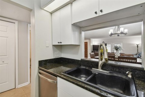 Adosado en venta en Tampa, Florida, 2 dormitorios, 132.29 m2 № 1368582 - foto 7