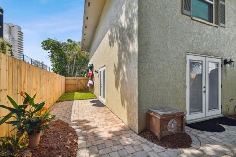 Adosado en venta en Tampa, Florida, 2 dormitorios, 132.29 m2 № 1368582 - foto 29