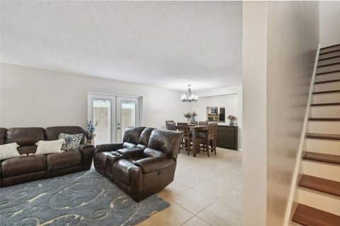 Townhouse in Tampa, Florida 2 bedrooms, 132.29 sq.m. № 1368582 - photo 13