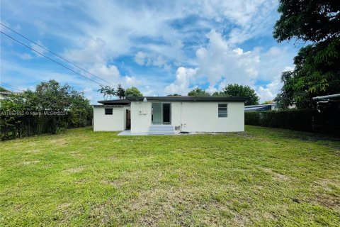 House in Miami, Florida 3 bedrooms, 122.35 sq.m. № 1362206 - photo 22