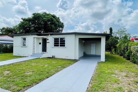 House in Miami, Florida 3 bedrooms, 122.35 sq.m. № 1362206 - photo 27