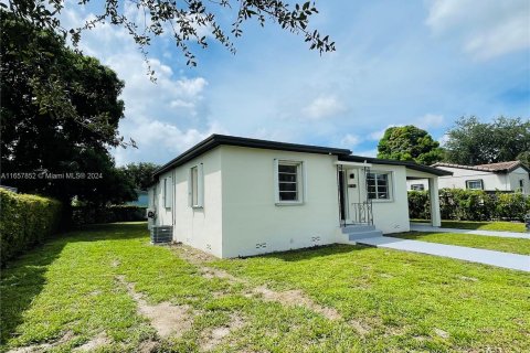 House in Miami, Florida 3 bedrooms, 122.35 sq.m. № 1362206 - photo 26