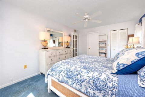 Condo in Tarpon Springs, Florida, 2 bedrooms  № 1376563 - photo 23