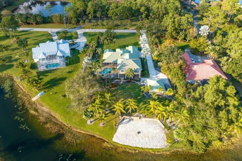 House in West Palm Beach, Florida 5 bedrooms, 398.36 sq.m. № 987480 - photo 19