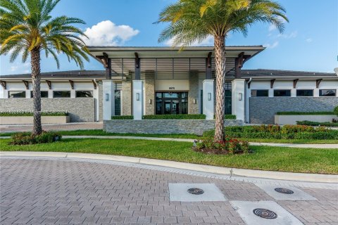 Villa ou maison à vendre à Miami Lakes, Floride: 5 chambres, 283.35 m2 № 860053 - photo 20