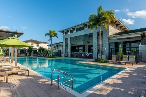 Villa ou maison à vendre à Miami Lakes, Floride: 5 chambres, 283.35 m2 № 860053 - photo 26