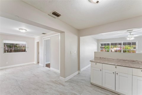 Casa en venta en Pompano Beach, Florida, 3 dormitorios, 159.7 m2 № 860057 - foto 22