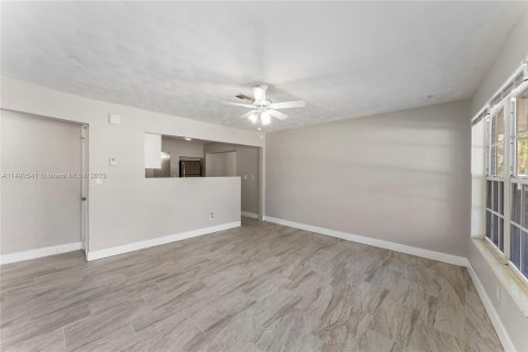 Casa en venta en Pompano Beach, Florida, 3 dormitorios, 159.7 m2 № 860057 - foto 6