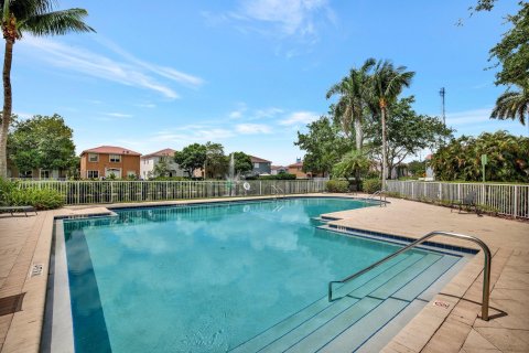 House in Fort Lauderdale, Florida 4 bedrooms, 202.9 sq.m. № 1151920 - photo 6