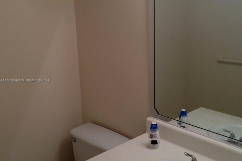 Condo in Lauderhill, Florida, 1 bedroom  № 1367617 - photo 15