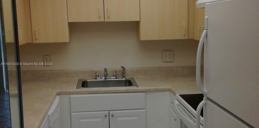 Condo in Lauderhill, Florida, 1 bedroom  № 1367617