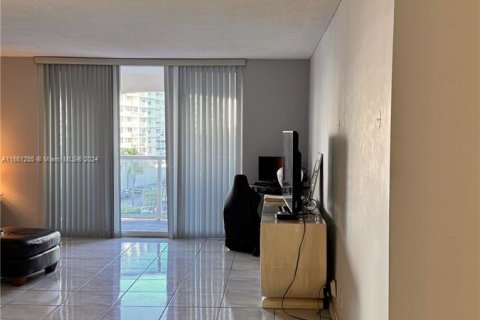 Condominio en venta en Hollywood, Florida, 2 dormitorios, 123.93 m2 № 1367619 - foto 20