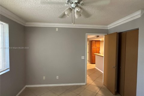 Condominio en alquiler en Tamarac, Florida, 1 dormitorio, 57.13 m2 № 1367620 - foto 8