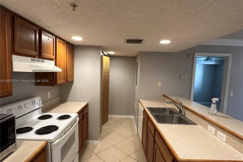 Condo in Tamarac, Florida, 1 bedroom  № 1367620 - photo 5