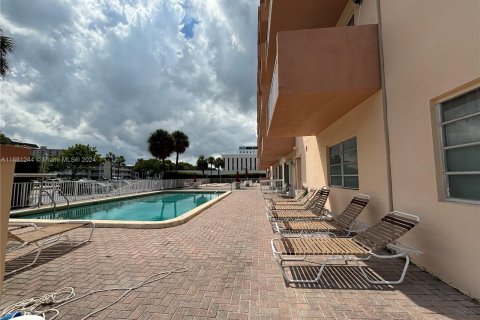 Copropriété à louer à Hallandale Beach, Floride: 41.81 m2 № 1367615 - photo 21