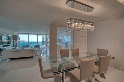 Copropriété à louer à Sunny Isles Beach, Floride: 2 chambres, 142.14 m2 № 1367621 - photo 9