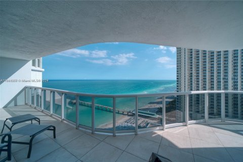 Copropriété à louer à Sunny Isles Beach, Floride: 2 chambres, 142.14 m2 № 1367621 - photo 10