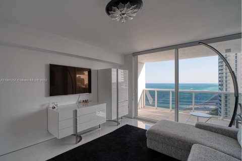 Condo in Sunny Isles Beach, Florida, 2 bedrooms  № 1367621 - photo 18