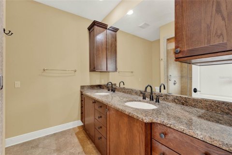 Townhouse in Winter Park, Florida 2 bedrooms, 167.97 sq.m. № 1365147 - photo 26