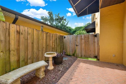 Townhouse in Winter Park, Florida 2 bedrooms, 167.97 sq.m. № 1365147 - photo 4