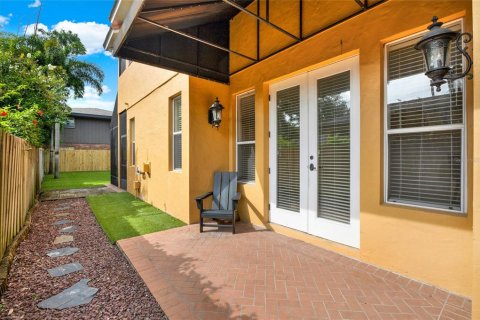 Townhouse in Winter Park, Florida 2 bedrooms, 167.97 sq.m. № 1365147 - photo 6