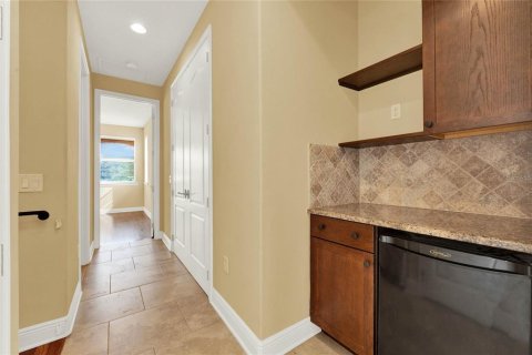 Townhouse in Winter Park, Florida 2 bedrooms, 167.97 sq.m. № 1365147 - photo 20